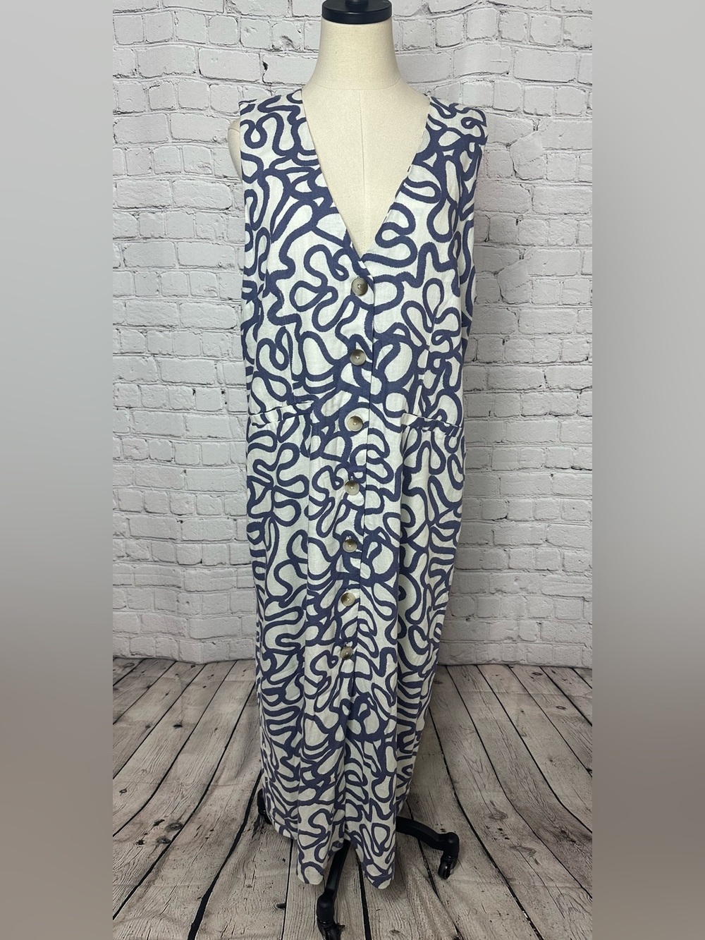 Every XL Linen Rayon Blend Blue White Abstract Button Front Maxi Dress